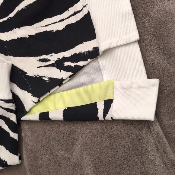 Fabletics pullover - Picture 2 of 4